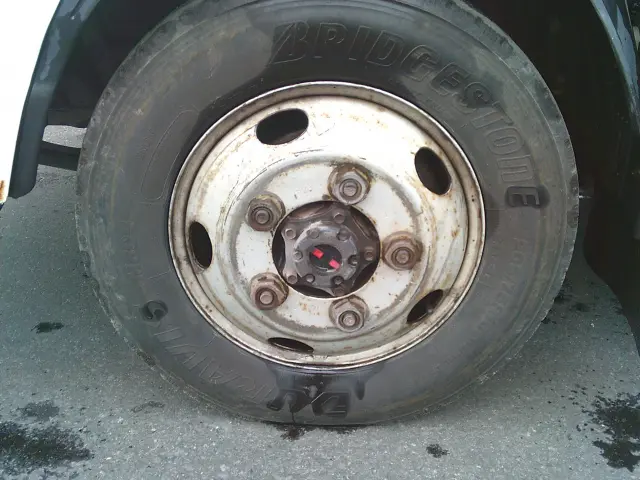 いすゞ エルフ TDG-NKS85AN(4WD)の写真8