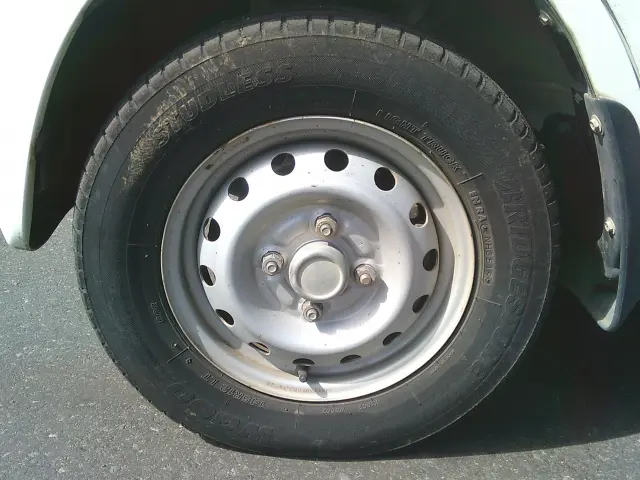 日産 クリッパートラック GBD-U72T(4WD)の写真8