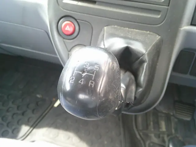 三菱 キャンターガッツ UC-FB700B(2WD)の写真32