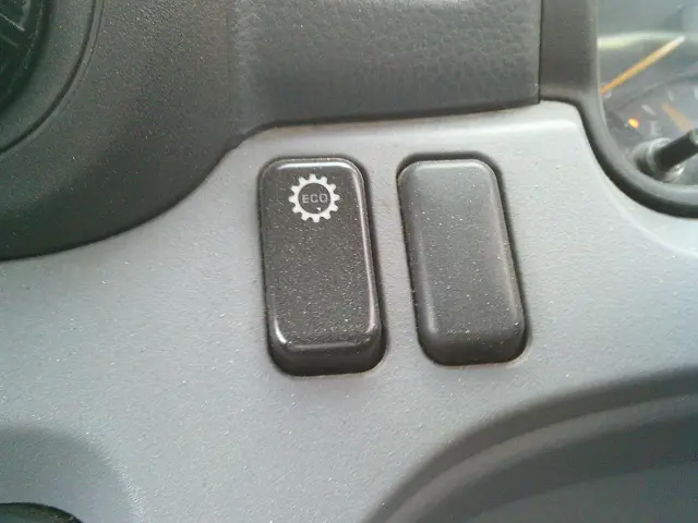 三菱 キャンター TKG-FDA50(4WD)の写真32