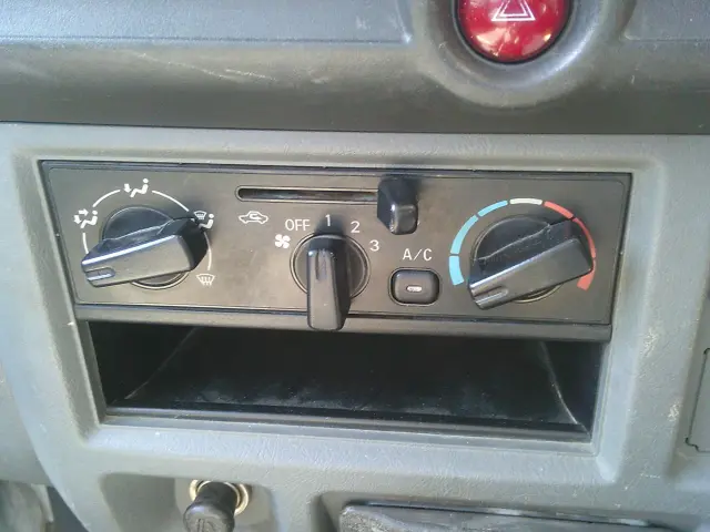 日産 クリッパートラック GBD-U72T(4WD)の写真27