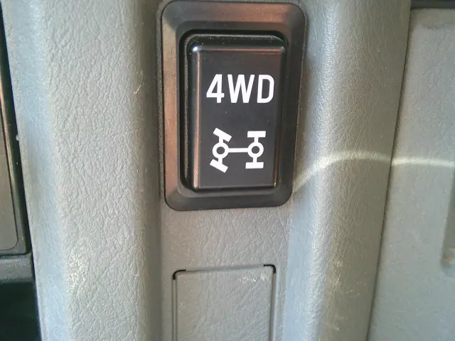 日産 クリッパートラック GBD-U72T(4WD)の写真29