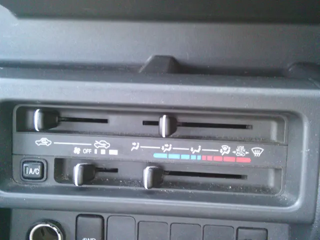 ダイハツ ハイゼットトラック EBD-S510P(4WD)の写真18