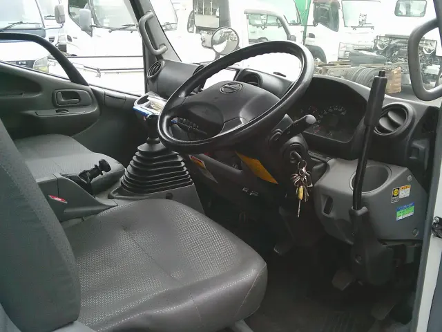 日野 デュトロ TKG-XZU675M(4WD)の写真24