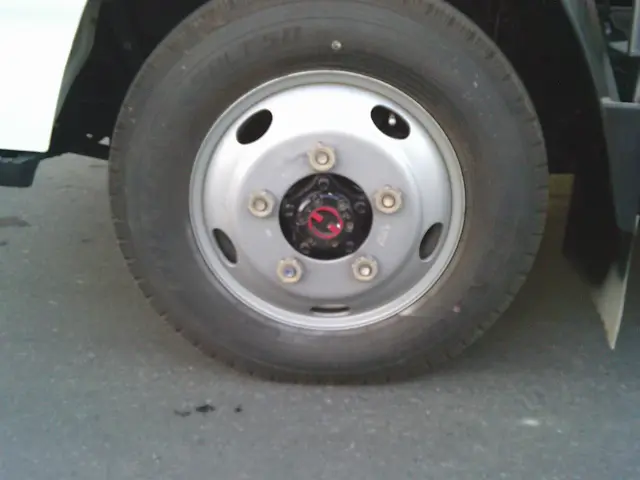 いすゞ エルフ TPG-NKS85AN(4WD)の写真12