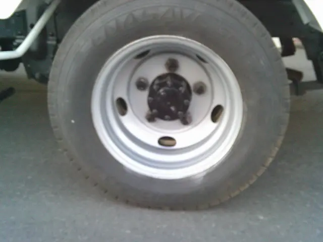 いすゞ エルフ TPG-NKS85AN(4WD)の写真14