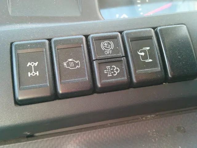 いすゞ エルフ TPG-NKS85AN(4WD)の写真14