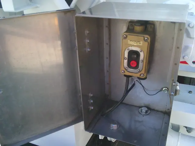 いすゞ エルフ TPG-NKS85AN(4WD)の写真24