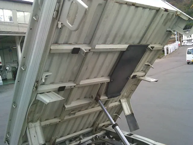 三菱 ミニキャブトラック GBD-U62T(4WD)の写真7