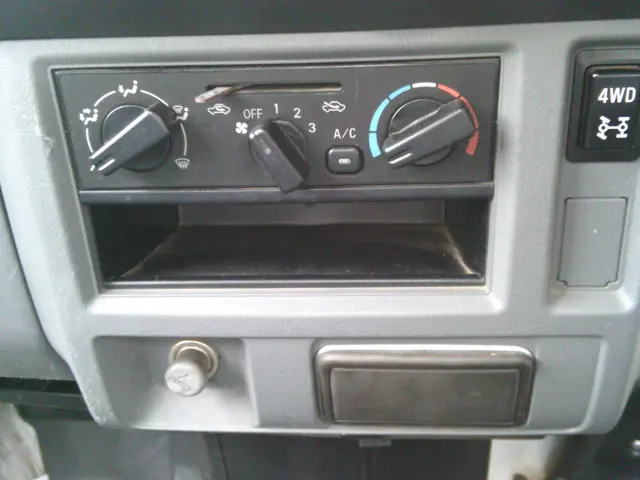 三菱 ミニキャブトラック GBD-U62T(4WD)の写真19