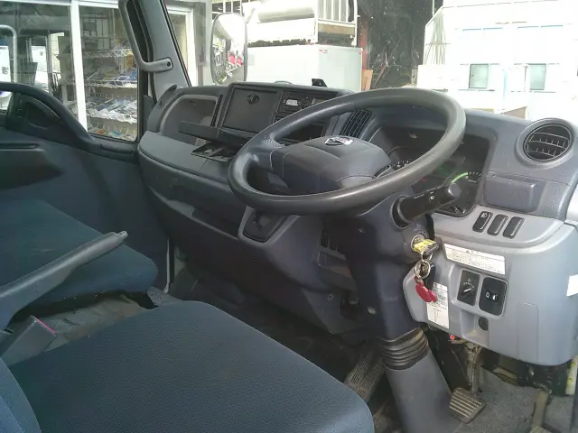 日産 アトラス TPG-FDA2W(4WD)の写真18