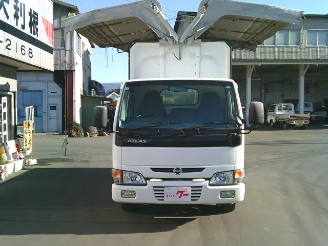 日産 アトラス KR-SR8F23(4WD)の写真2