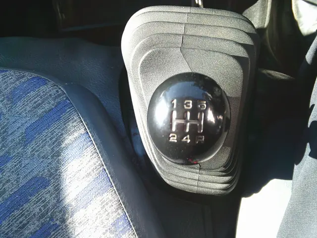 日産 アトラス KR-SR8F23(4WD)の写真32