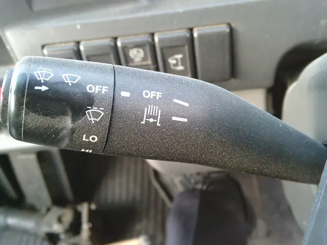 いすゞ エルフ TDG-NKS85AN(4WD)の写真35