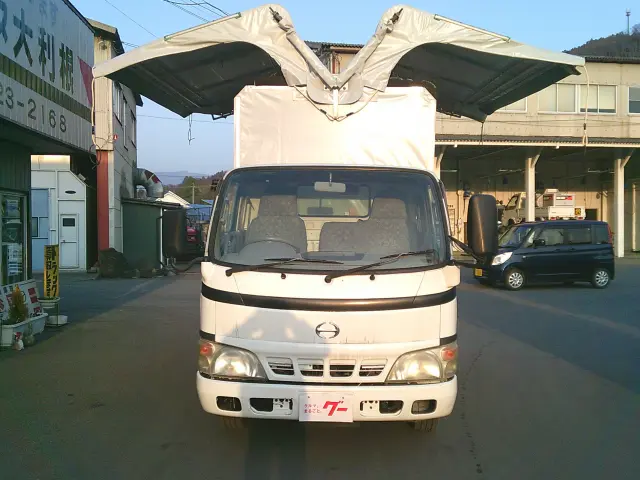 日野 デュトロ PB-XZU368M(4WD)の写真2