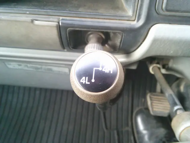 三菱 キャンター KC-FD501B(4WD)の写真28