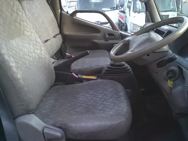 トヨタ ダイナ BDG-XZU378(4WD)の写真21