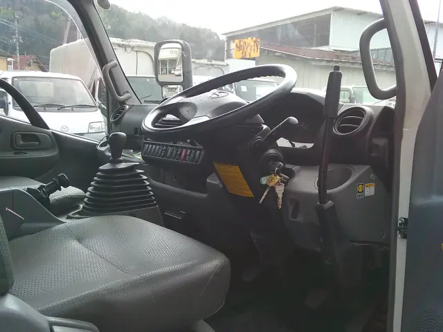 日野 デュトロ TKG-XZU675M(4WD)の写真27