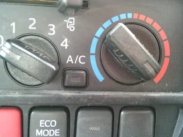 日野 デュトロ TKG-XZU675M(4WD)の写真37