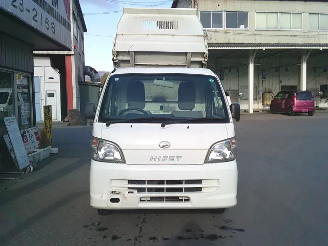 ダイハツ ハイゼットトラック EBD-S211P(4WD)の写真2