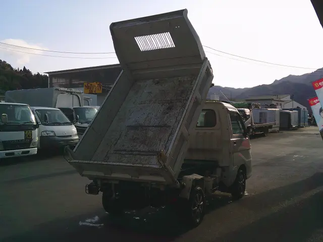 ダイハツ ハイゼットトラック EBD-S211P(4WD)の写真4