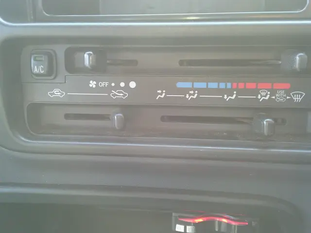 ダイハツ ハイゼットトラック EBD-S211P(4WD)の写真25