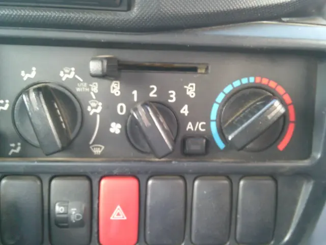 日野 デュトロ NBG-BZU600M(2WD)の写真36