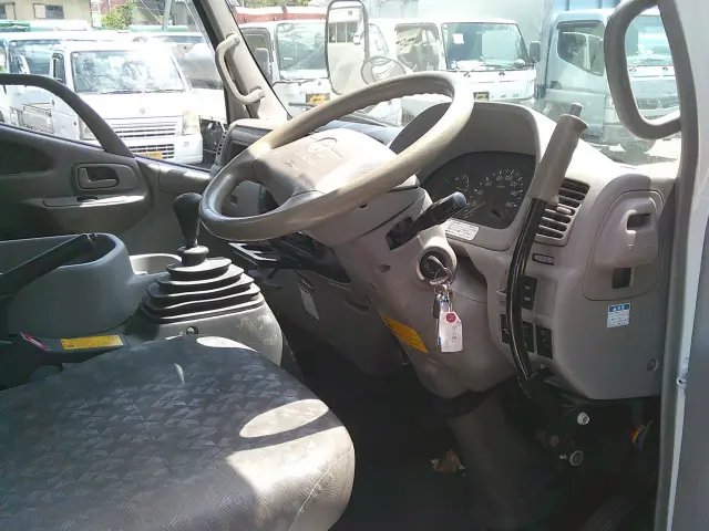 トヨタ ダイナ BDG-XZU378(4WD)の写真30