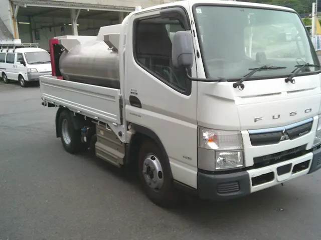 三菱 キャンター 2RG-FDA20(4WD)の写真14