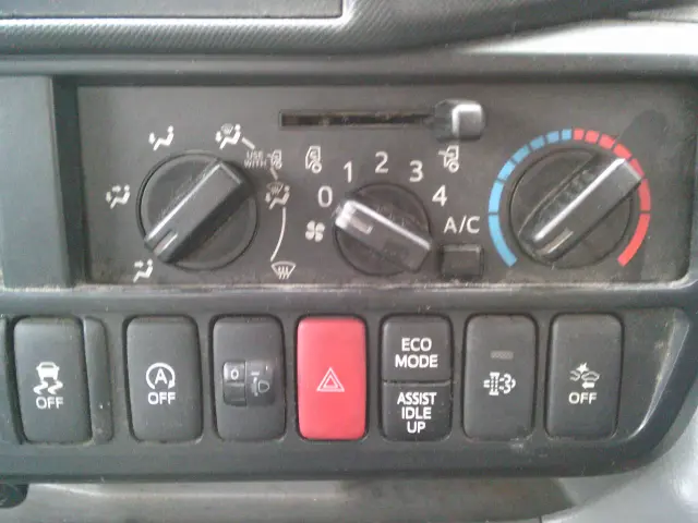 日野 デュトロ TKG-XZU675M(4WD)の写真26