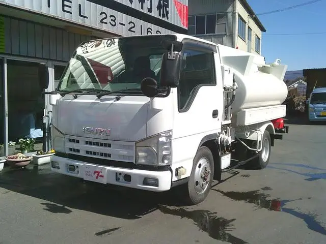 いすゞ エルフ TDG-NKS85AN(4WD)の写真1