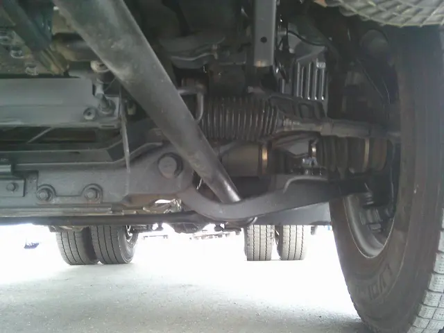 いすゞ エルフ TKG-NKS85A(4WD)の写真15