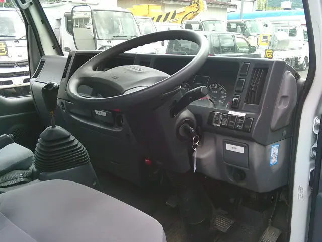 いすゞ エルフ TPG-NKS85AN(4WD)の写真24