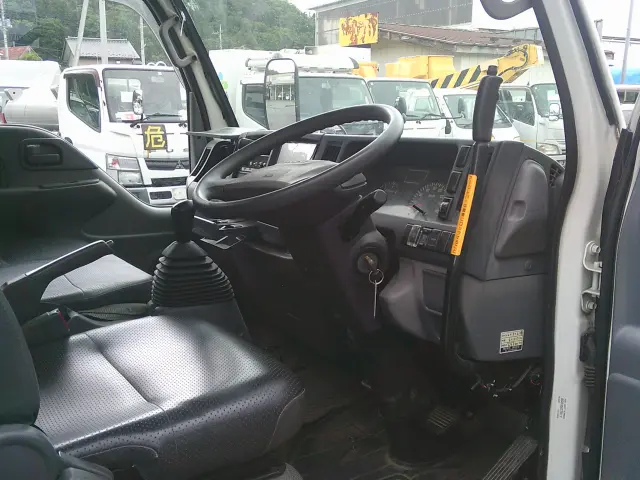いすゞ エルフ TPG-NKS85AN(4WD)の写真28