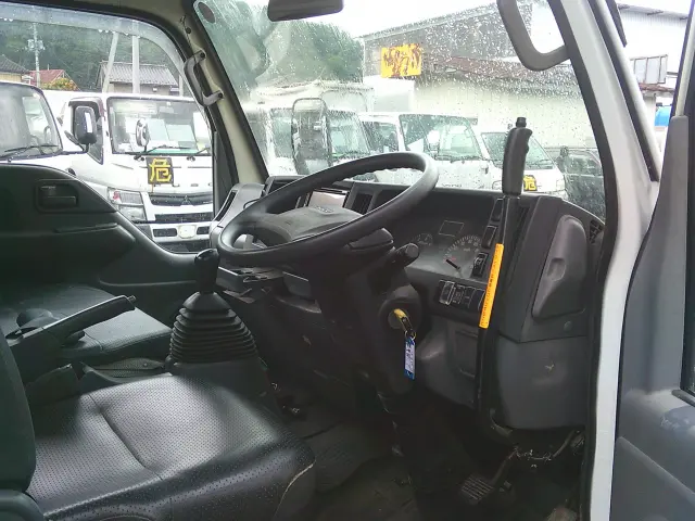 いすゞ エルフ TPG-NKS85AN(4WD)の写真25