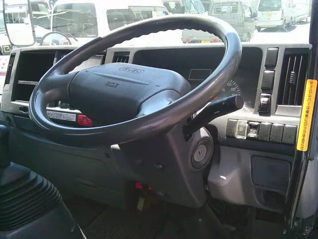いすゞ エルフ TDG-NKS85AN(4WD)の写真7