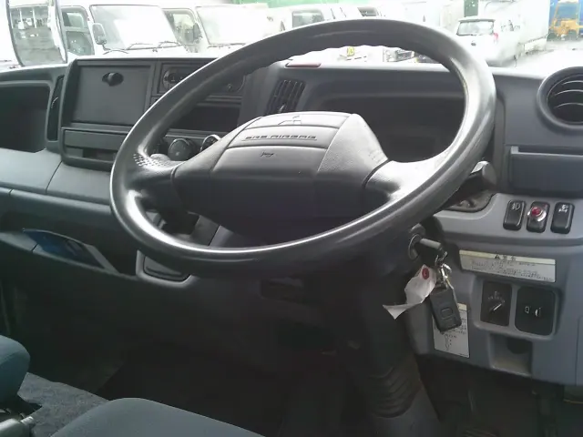 三菱 キャンター TKG-FDA50(4WD)の写真6
