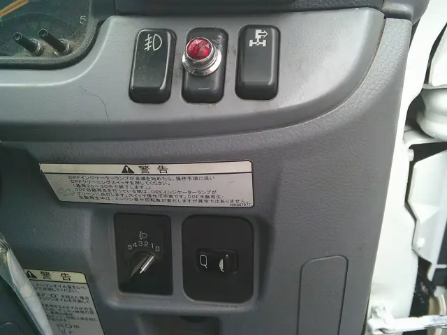 三菱 キャンター TKG-FDA50(4WD)の写真12