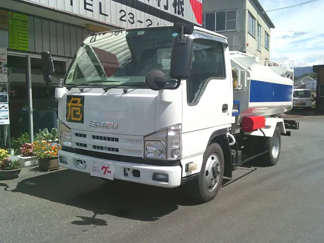 いすゞ エルフ BDG-NKS85AN(4WD)の写真1