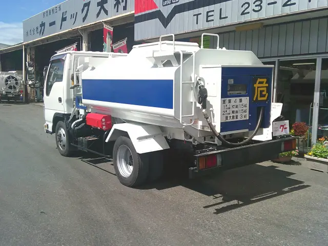 いすゞ エルフ BDG-NKS85AN(4WD)の写真6