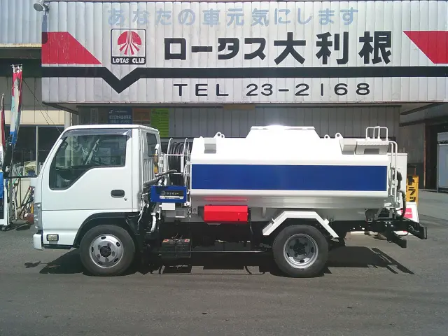 いすゞ エルフ BDG-NKS85AN(4WD)の写真7