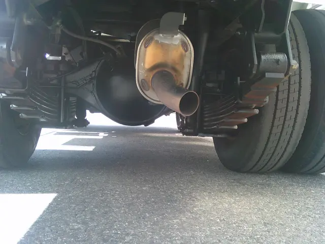 いすゞ エルフ BDG-NKS85AN(4WD)の写真17