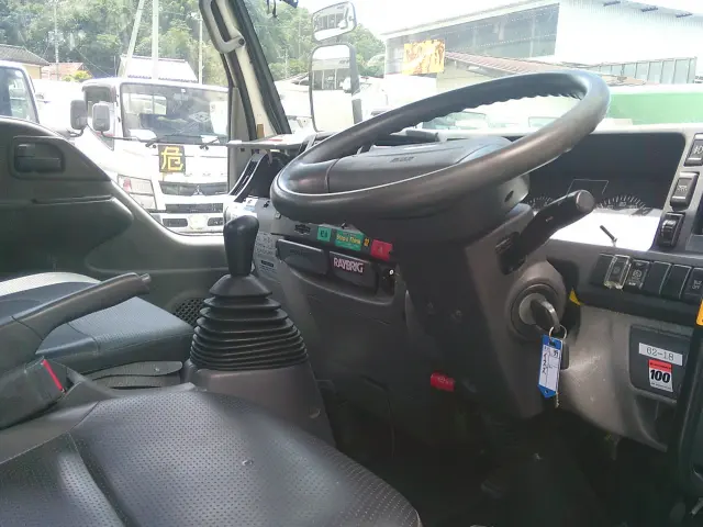 いすゞ エルフ BDG-NKS85AN(4WD)の写真25
