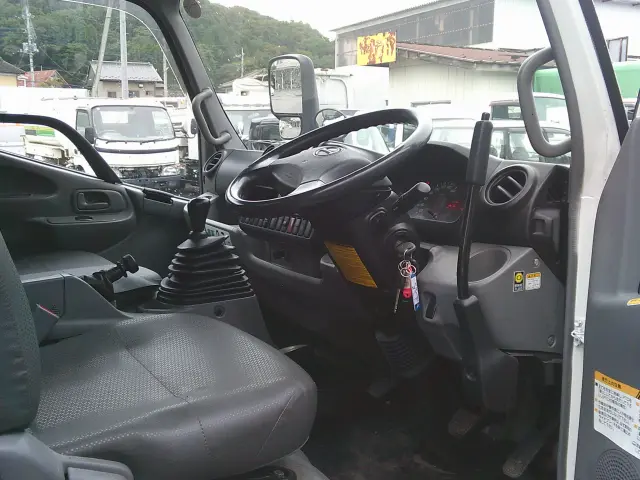 日野 デュトロ TKG-XZU675M(4WD)の写真21