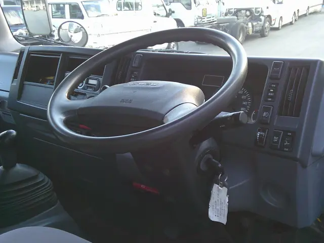 いすゞ エルフ TKG-NMS85AN(4WD)の写真7