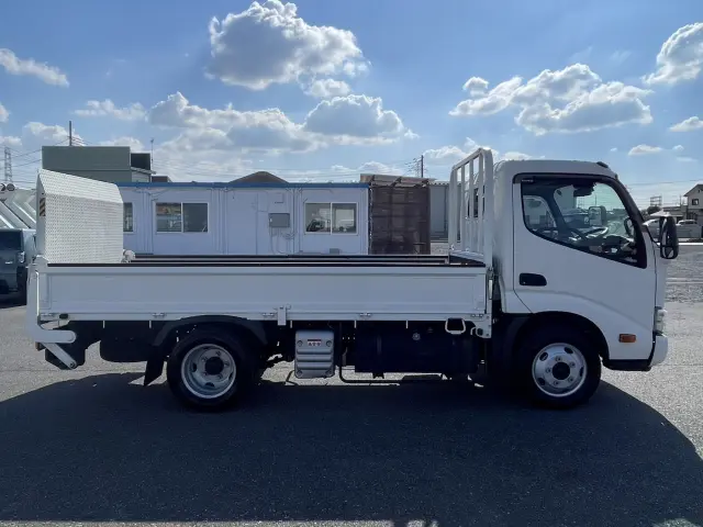 日野 デュトロ 2RG-XZU645M(2WD)の写真4