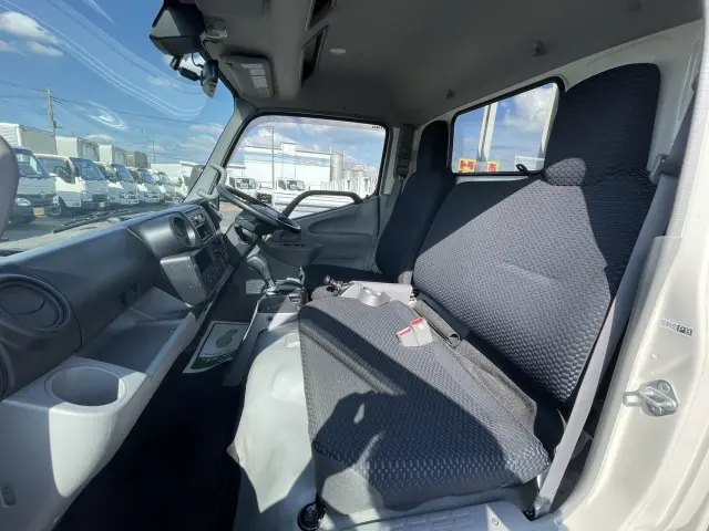 日野 デュトロ 2RG-XZU645M(2WD)の写真28