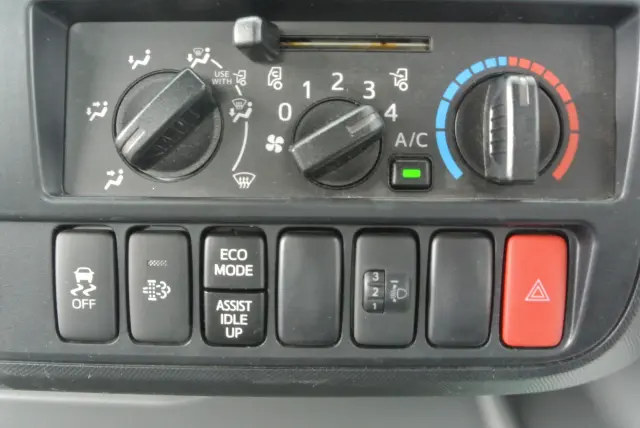 日野 デュトロ 2RG-XZU710M(2WD)の写真32