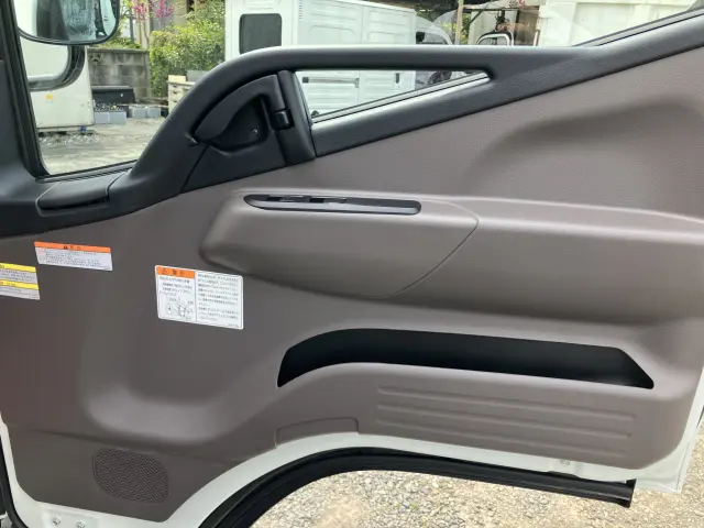 三菱 キャンター 2RG-FBA60(2WD)の写真21