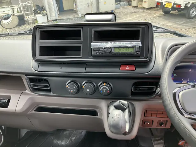 三菱 キャンター 2RG-FBA60(2WD)の写真29